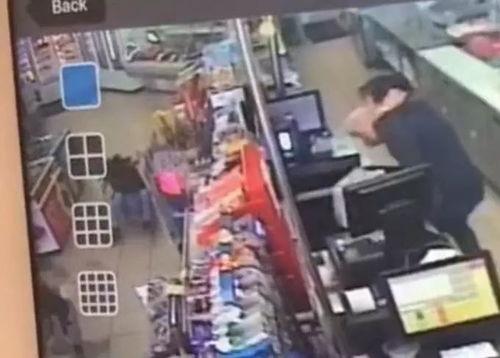 爆料店铺被劫视频,惊现店铺劫案！监控视频揭露惊心动魄一幕